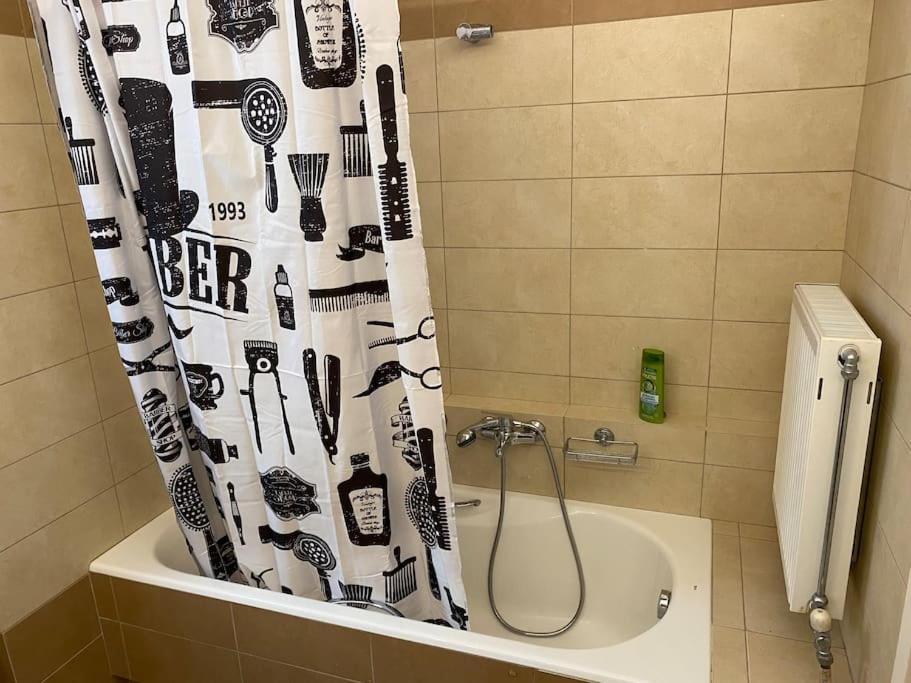 Classy 3Br With 2 Bathrooms Apartment In Marousi Athen Exterior foto